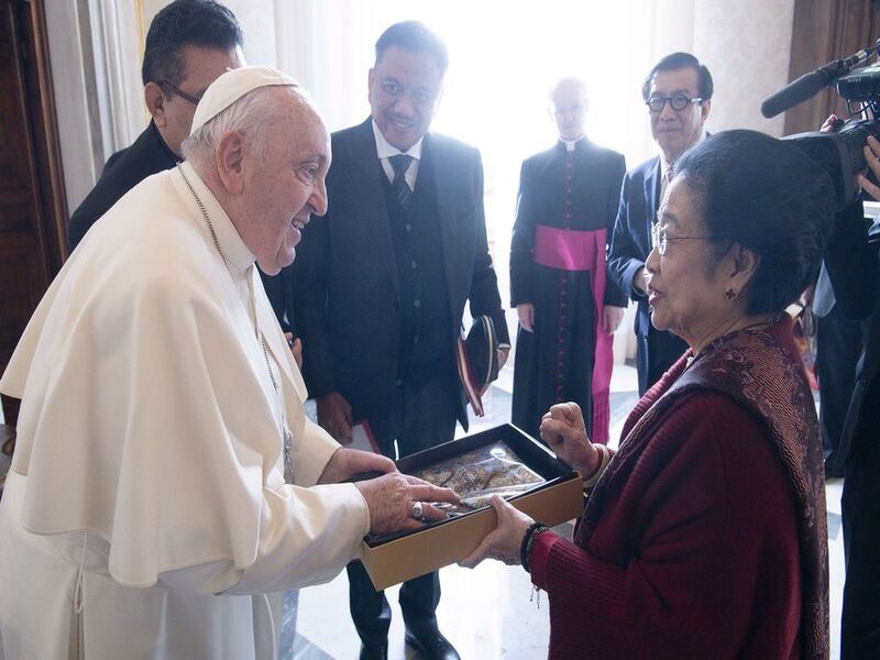 Megawati to Meet Pope Francis at the World Leaders Summit