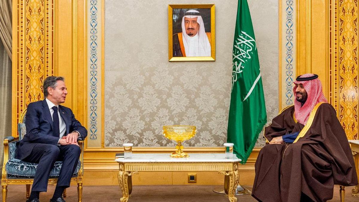 U.S. Secretary of State Meets Saudi Crown Prince Discussing the Future of Gaza and Regional Stability