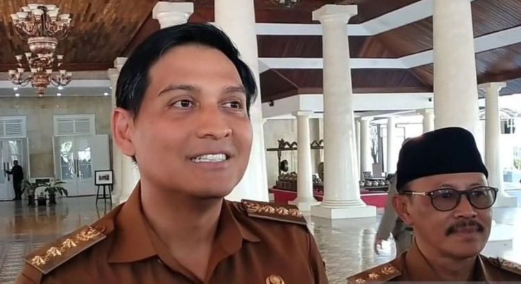 Lucky Hakim Apologizes for Unapproved Trip Abroad