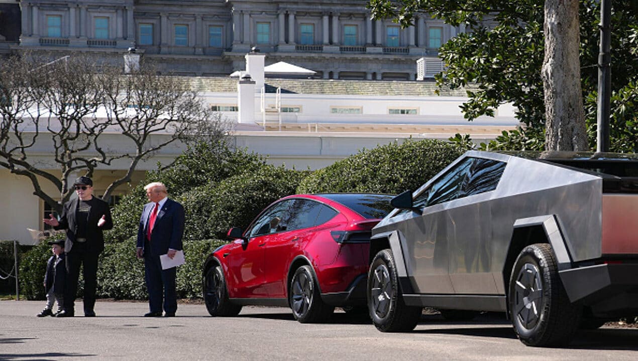 Tesla Loyalty Drops Amid Musk’s Politics, Competition, Controversy