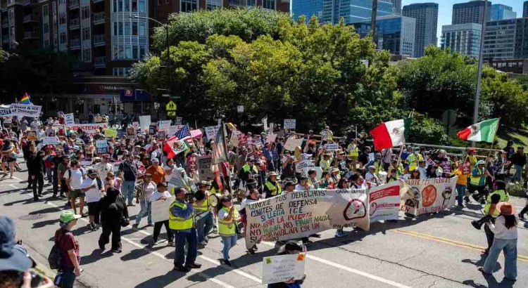 Chicago Protesters Reject Federal Threats of ICE and National Guard Deployment