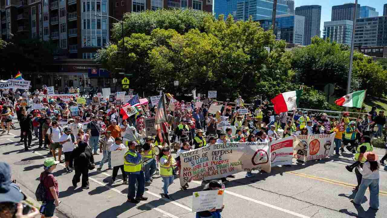 Chicago Protesters Reject Federal Threats of ICE and National Guard Deployment