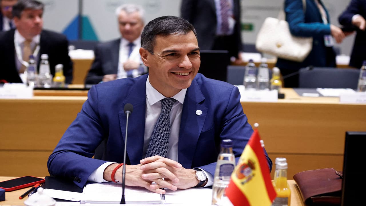 Spain Government Faces Setback as Lawmakers Reject Reduced Hours Bill